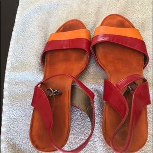 Sexy European looking two-tone bright Sandals by Aerosoles size 9.5